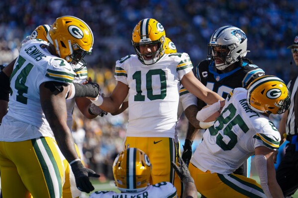 Jordan Love Packers survive rally by Panthers win 33 30 to keep